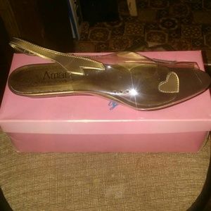 Stylish gold womens slipper